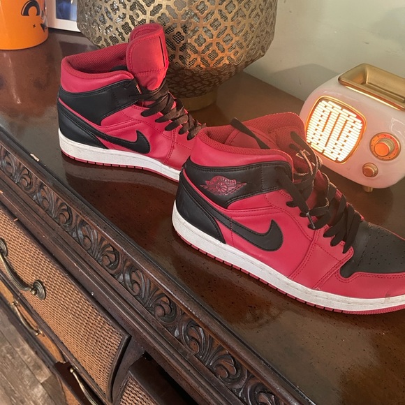 Nike Other - Nike men’s Black and Red High-Top Sneakers